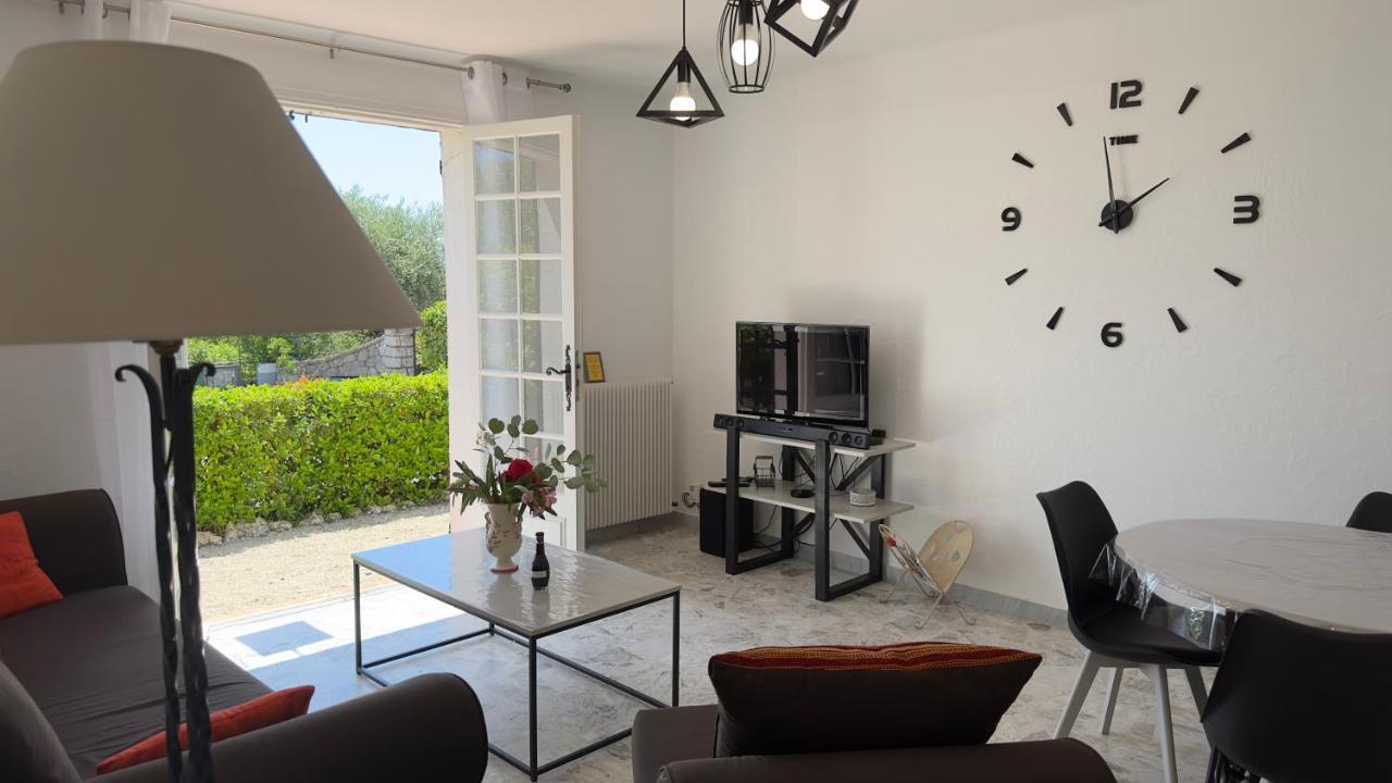 Villa Entiere Au Calme Dans Village Provencal Peymeinade Екстер'єр фото